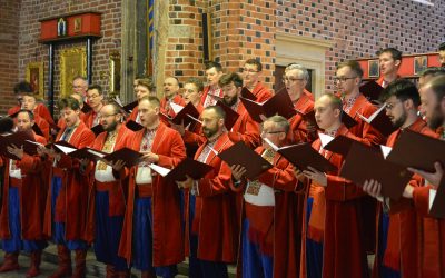 „Żurawli” zaśpiewały dla Ukrainy. Chór w tym roku świętuje 50-lecie [wroclaw.pl]