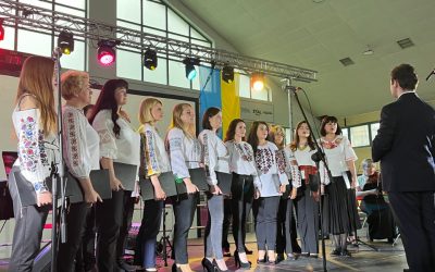 Polscy i ukraińscy artyści połączyli siły i zaśpiewali dla uchodźców z Ukrainy. Charytatywny koncert w Kluczborku [Radio Opole]
