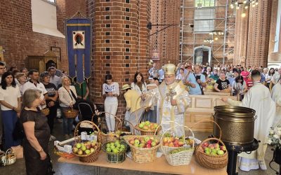 ВІДЗНАЧЕННЯ ПРАЗНИКА ГОСПОДНЬОГО ПРЕОБРАЖЕННЯ ТА ПОСВЯЧЕННЯ ФРУКТІВ У ВРОЦЛАВСЬКОМУ СОБОРІ