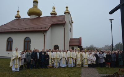 УРОЧИСТЕ ВІДЗНАЧЕННЯ ЮВІЛЕЮ 65-ЛІТТЯ ПАРАФІЇ У ЩЕЦІНКУ ТА ПОСВЯЧЕННЯ НОВОГО ІКОНОСТАСУ