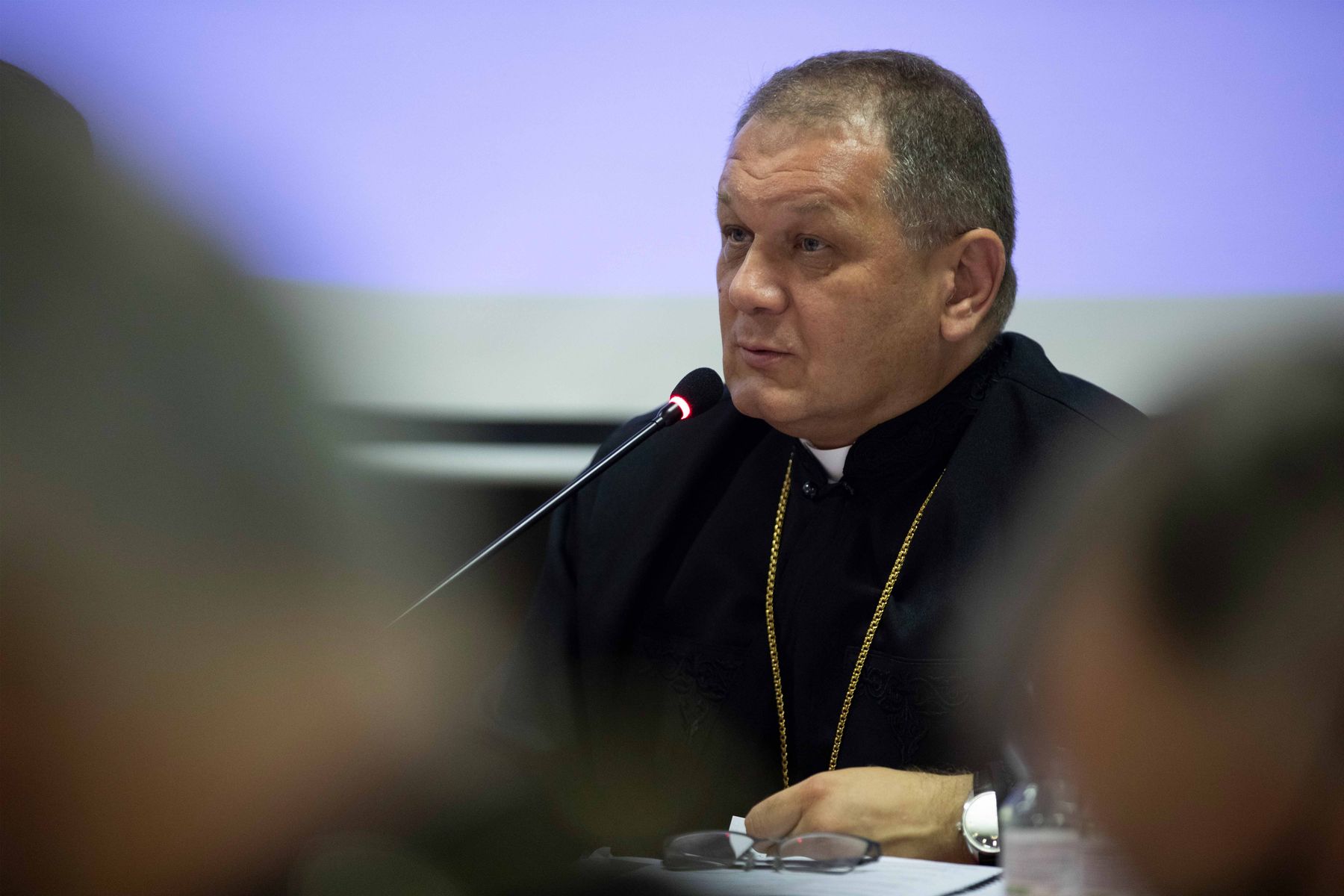 Душпастирство сімей в часі війни: владика Аркадій Трохановський представив головну тему на Синоді Єпископів УГКЦ у Римі