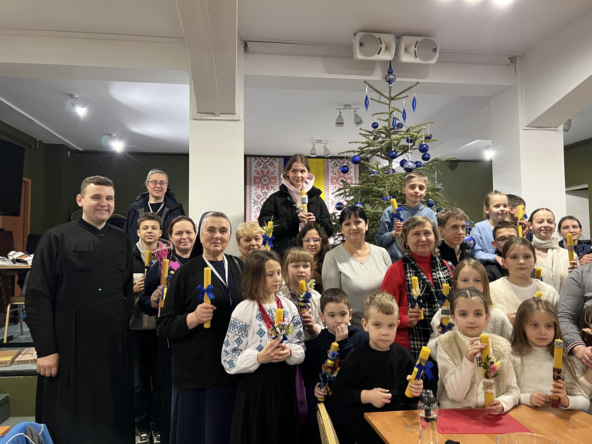 Майстер-клас зі створення стрітенської свічки