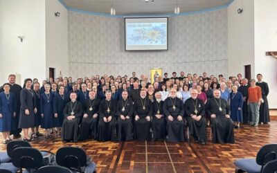 «Ви будуєте живу Церкву Христову»: Постійний Синод зустрівся з богопосвяченими особами Прудентопольської єпархії