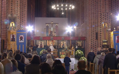 Ретрансляція Пасхальної утрені з вроцлавського катедрального храму Воздвиження Чесного Хреста