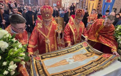 У ВРОЦЛАВСЬКОМУ СОБОРІ БУЛА ВІДСЛУЖЕНА ВЕЧІРНЯ З ВИСТАВЛЕННЯМ ПЛАЩАНИЦІ ТА ЄРУСАЛИМСЬКА УТРЕНЯ