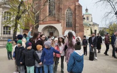 Світло Томиної неділі: вроцлавська парафія та Caritas подарували великоднє свято дітям