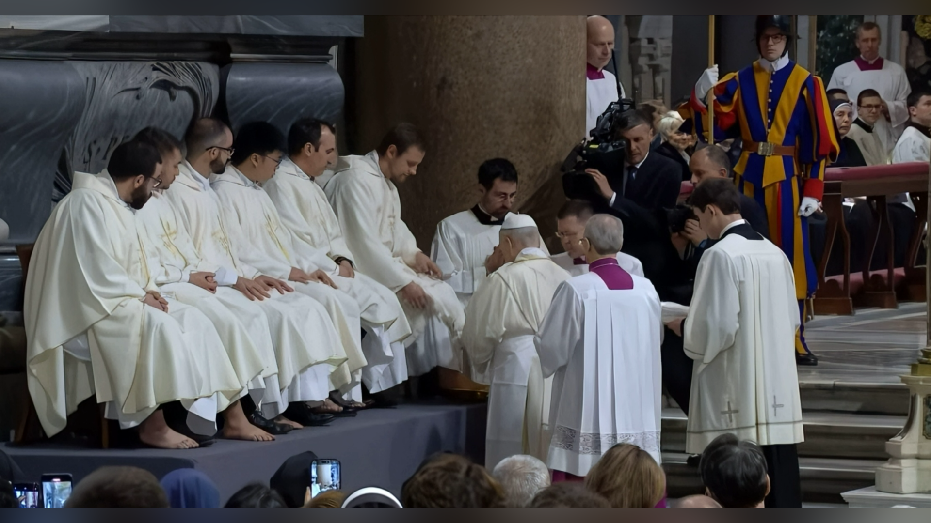 ПРИКЛАД СЛУЖІННЯ ІСУСА МОЖНА НАСЛІДУВАТИ ЛИШЕ З ЛЮБОВІ – СВЯТІШИЙ ОТЕЦЬ ПАПА ЛЕВ XIV.