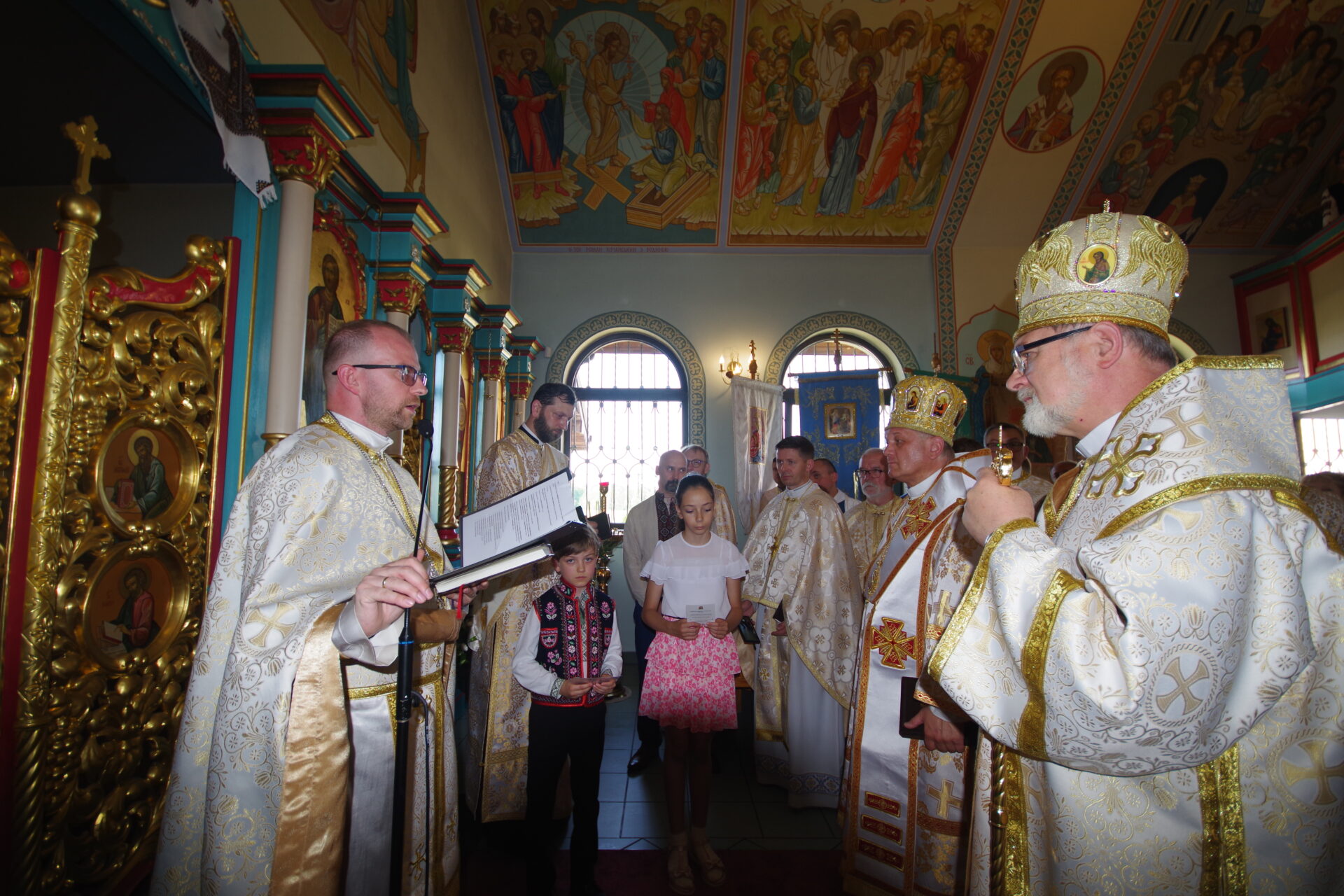 „Потрібно дякувати Богові за все добро, якого ви, ваші попередники але також сьогоднішнє молоде покоління досвідчило від Бога.”— владика Володимир у день відзначення 50-ліття парафії у Замєніцах
